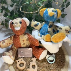 Ourson peluche assis